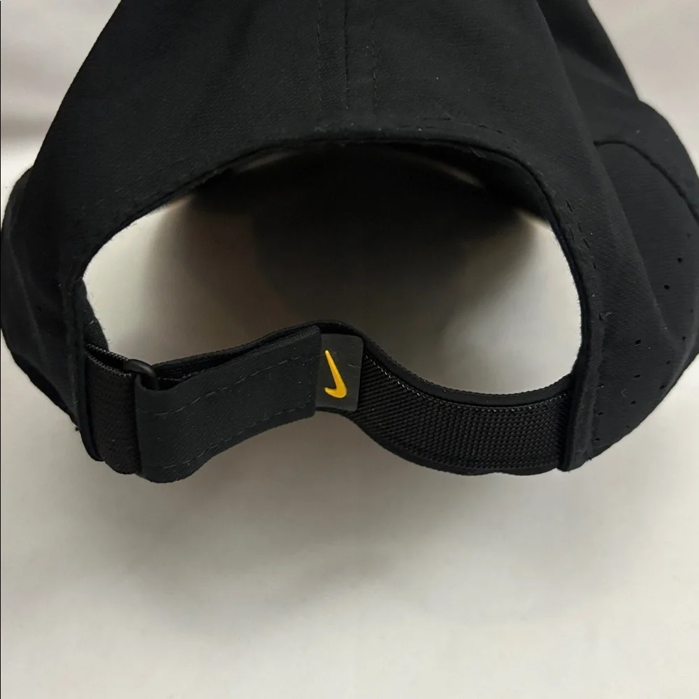 University Of Iowa Hawkeyes Youth Hat Black Nike Dri-Fit Legacy91 Cap C. Clark